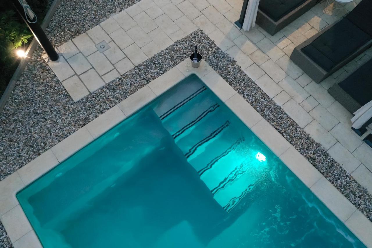Holiday Home Tos Risika Eksteriør billede